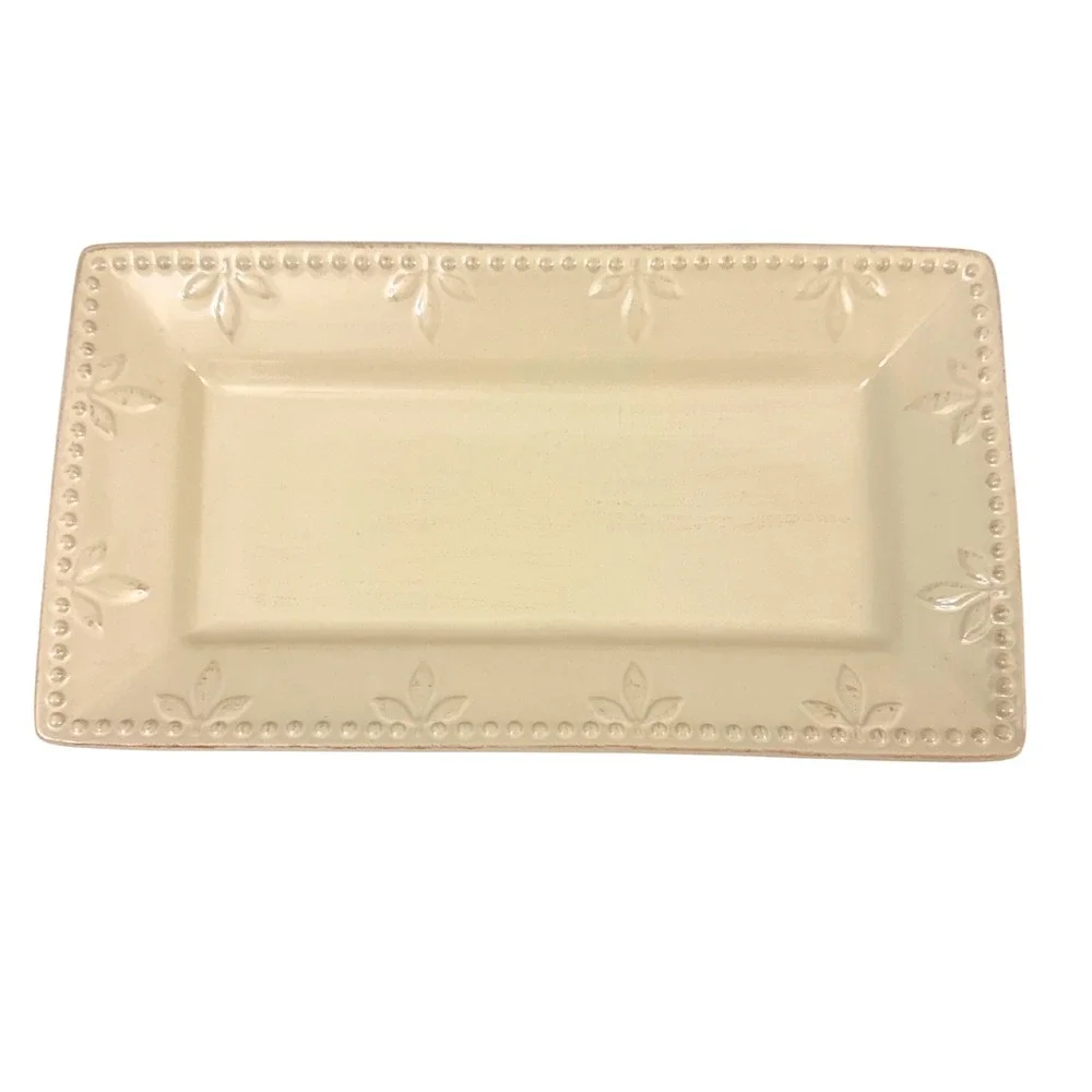 Sorrento Signature Embossed Cream Serving Platters Set 2 11.75" & 8.5" - Picture 4 of 11